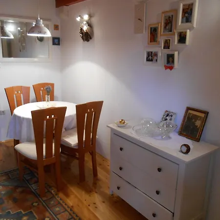 Mit Terrasse Fuer Drei Personen Holiday home Podgora